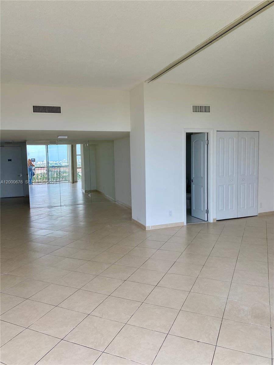 CORONADO CONDO- TOWER II - Residential
