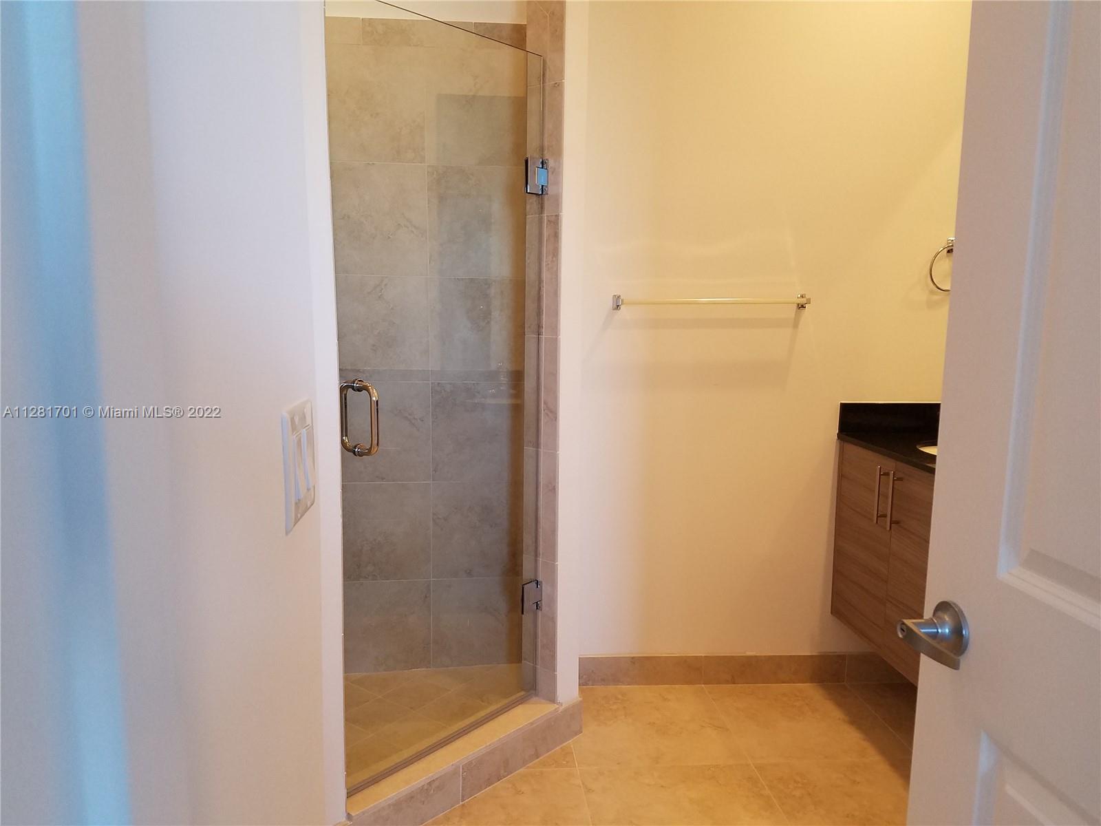 CALABRIA II - Residential Lease