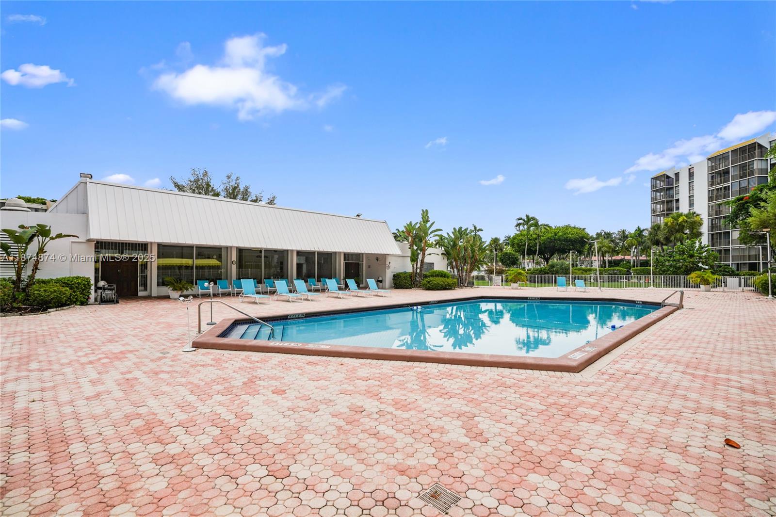 BISCAYA IV CONDO - Residential