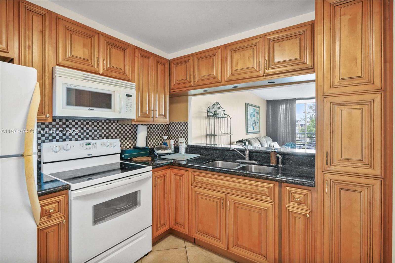 BISCAYA IV CONDO - Residential
