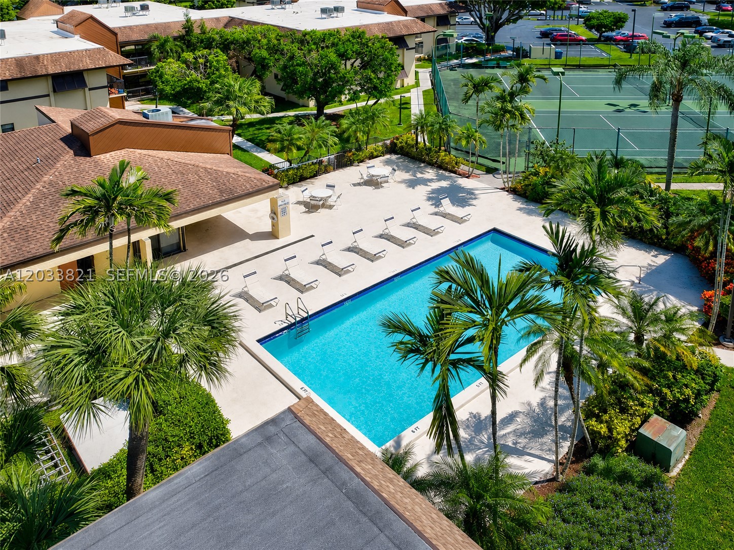 KINGS CREEK WEST CONDO BL - Residential