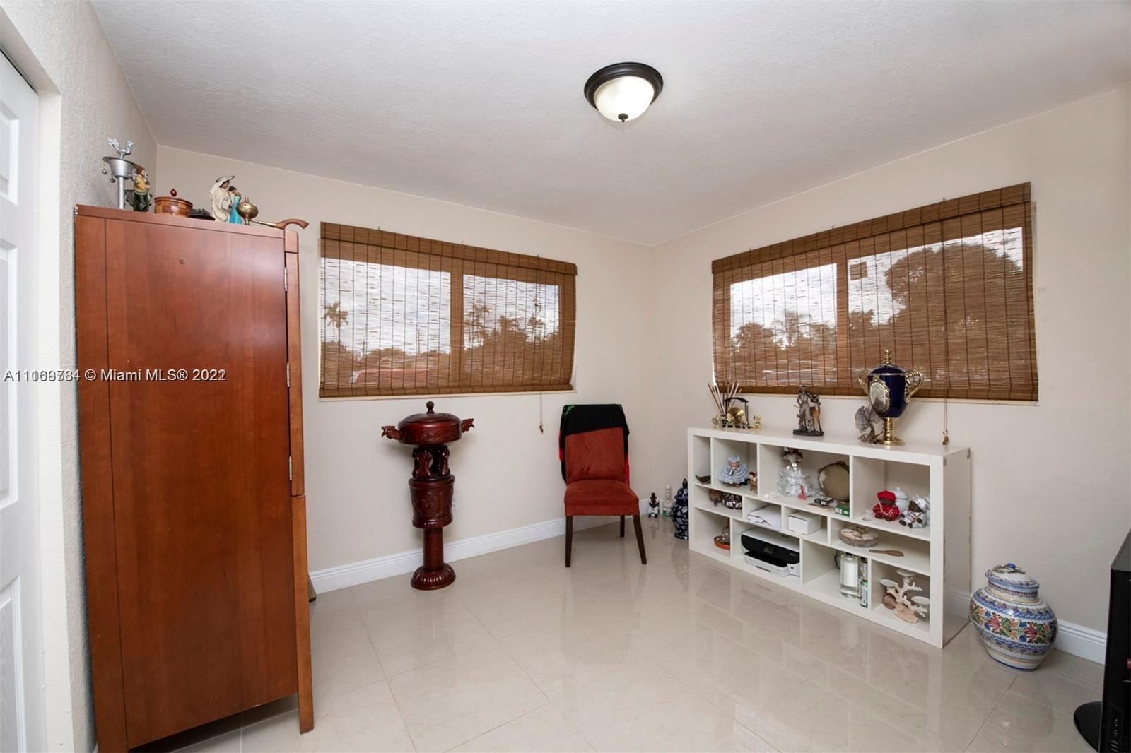 PALM SPRINGS ESTS SEC B - Residential