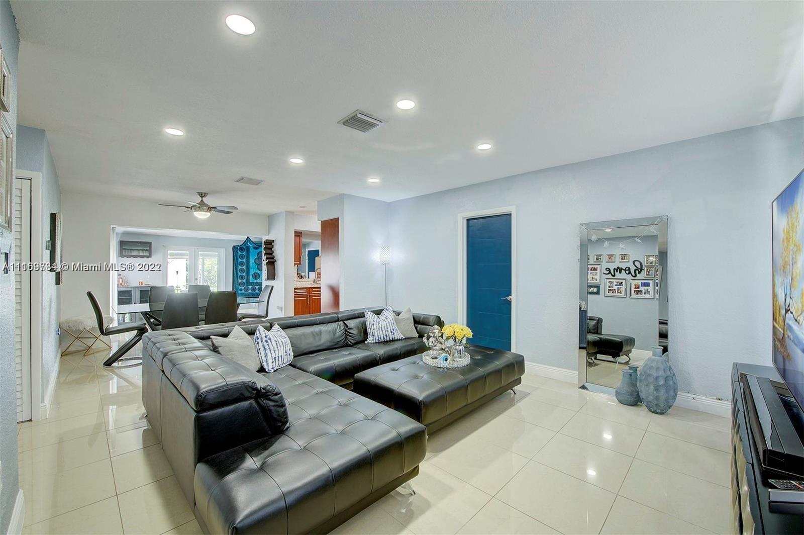 PALM SPRINGS ESTS SEC B - Residential