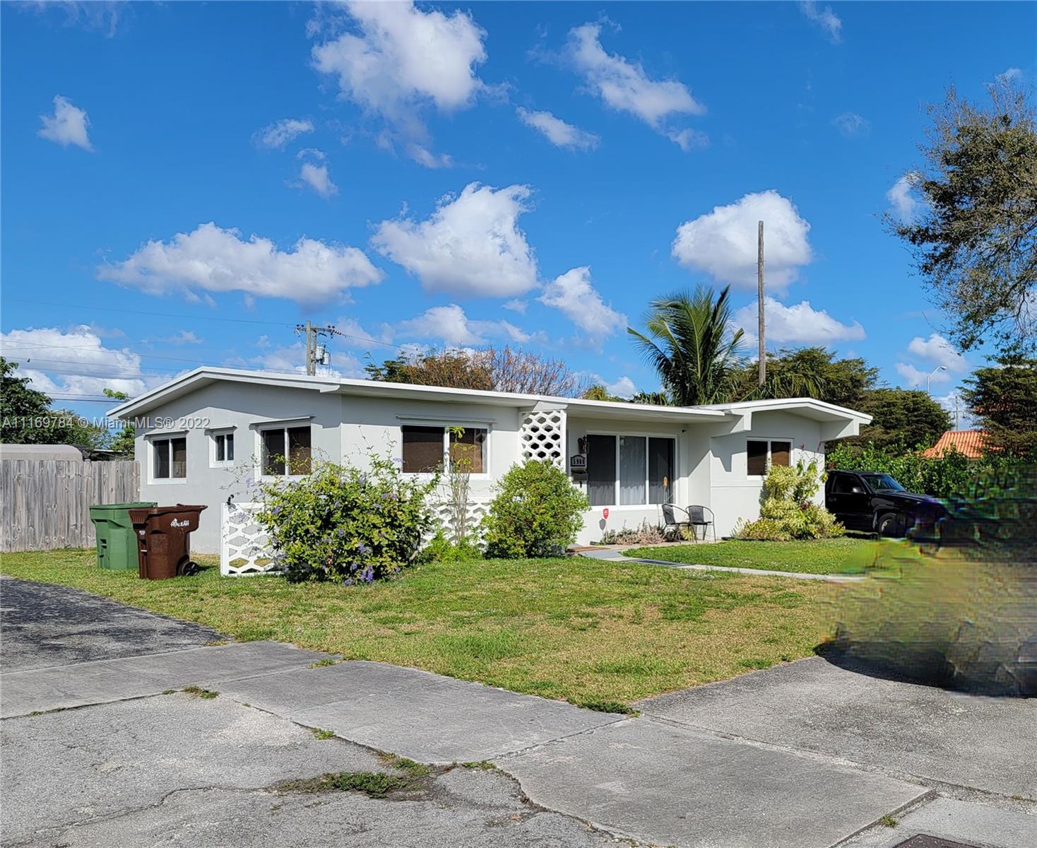 PALM SPRINGS ESTS SEC B - Residential