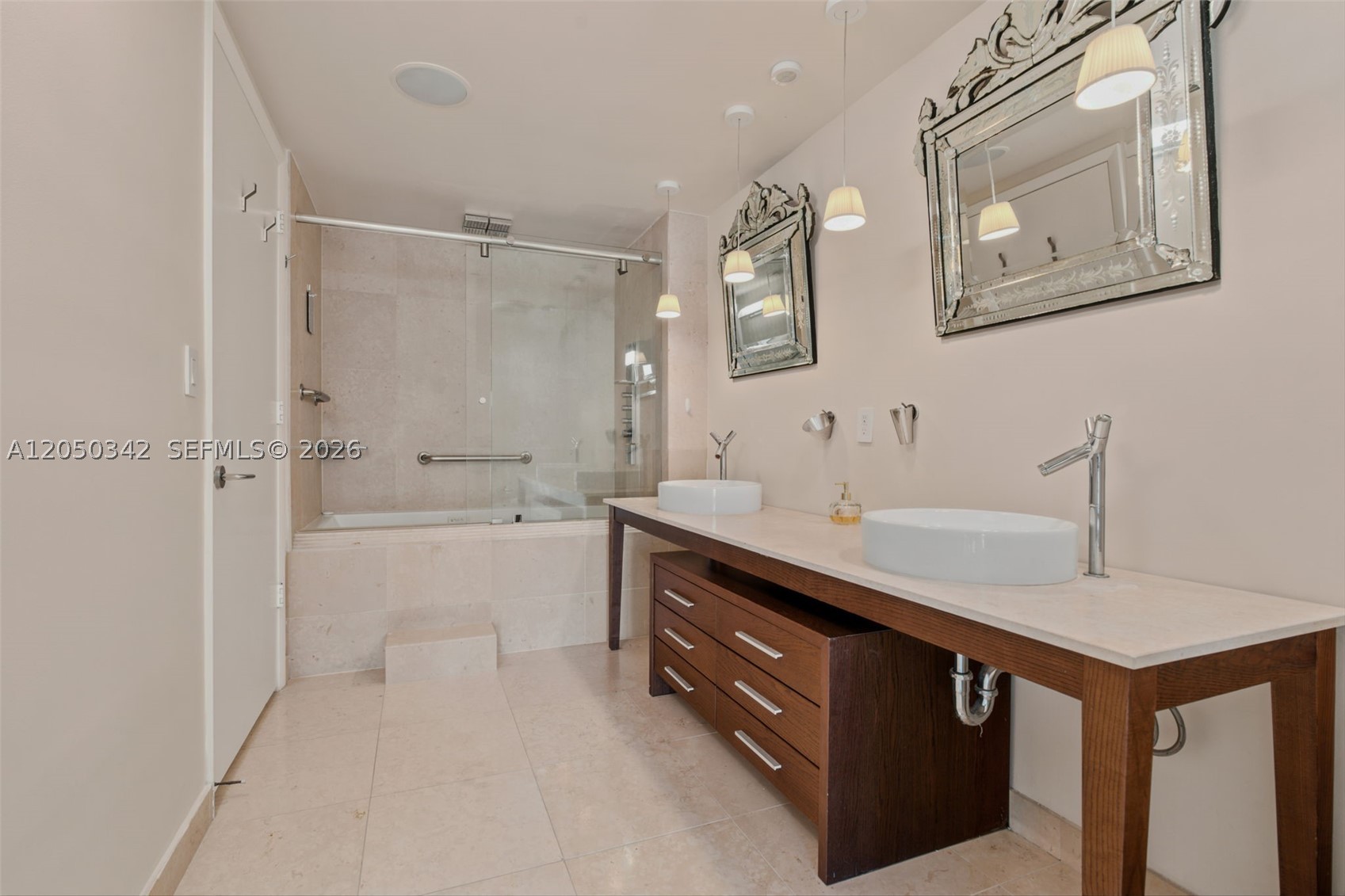ICON BRICKELL NO TWO - Residential