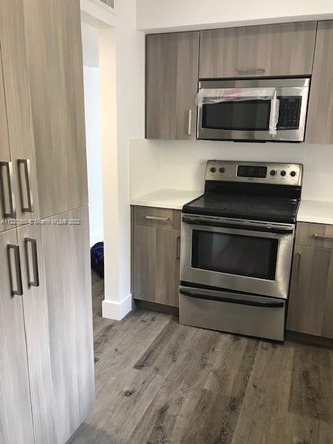COURTYARDS AT KENDALL CON - Residential Lease
