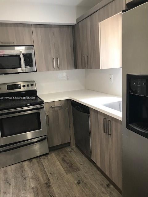 COURTYARDS AT KENDALL CON - Residential Lease