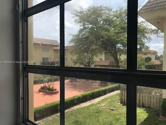 COURTYARDS AT KENDALL CON - Residential Lease