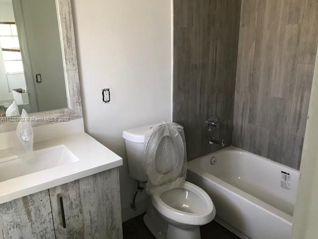 COURTYARDS AT KENDALL CON - Residential Lease