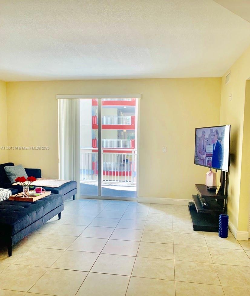 DOWNTOWN DADELAND CONDO N - Residential Lease