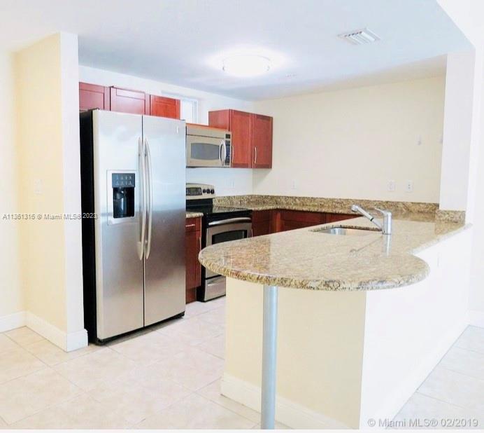 DOWNTOWN DADELAND CONDO N - Residential Lease