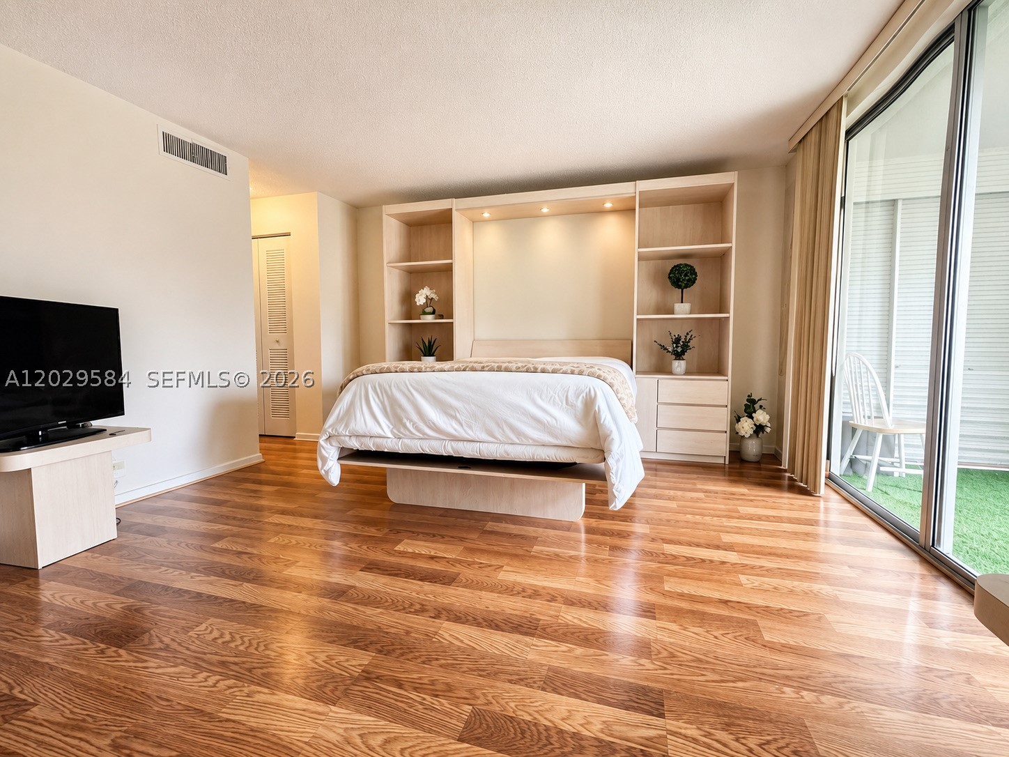 ROYAL OAKS CONDO - Residential