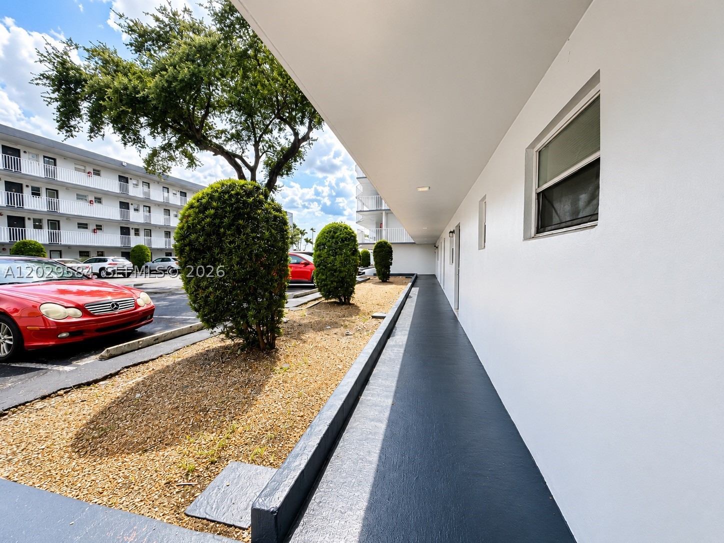 ROYAL OAKS CONDO - Residential