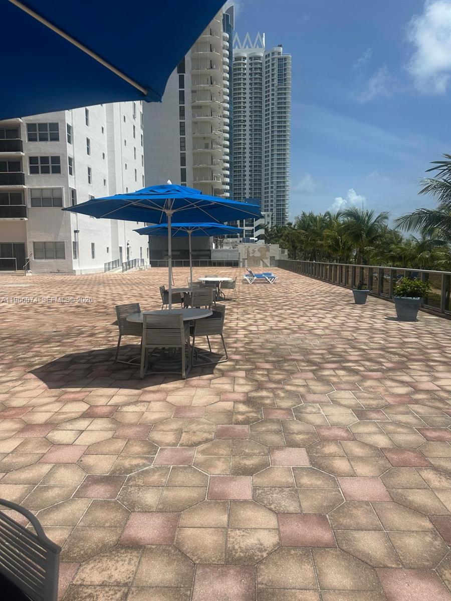 MAISON GRANDE CONDO - Residential