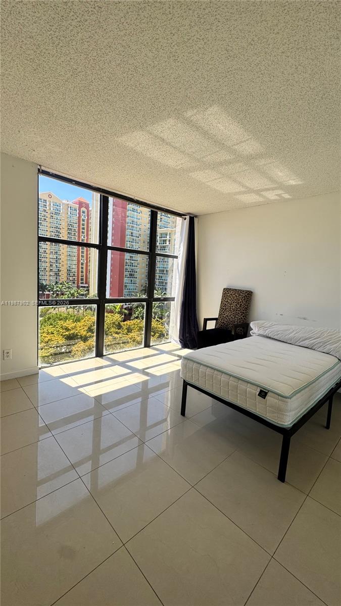 PLAZA OF AMERICAS CONDO P - Residential