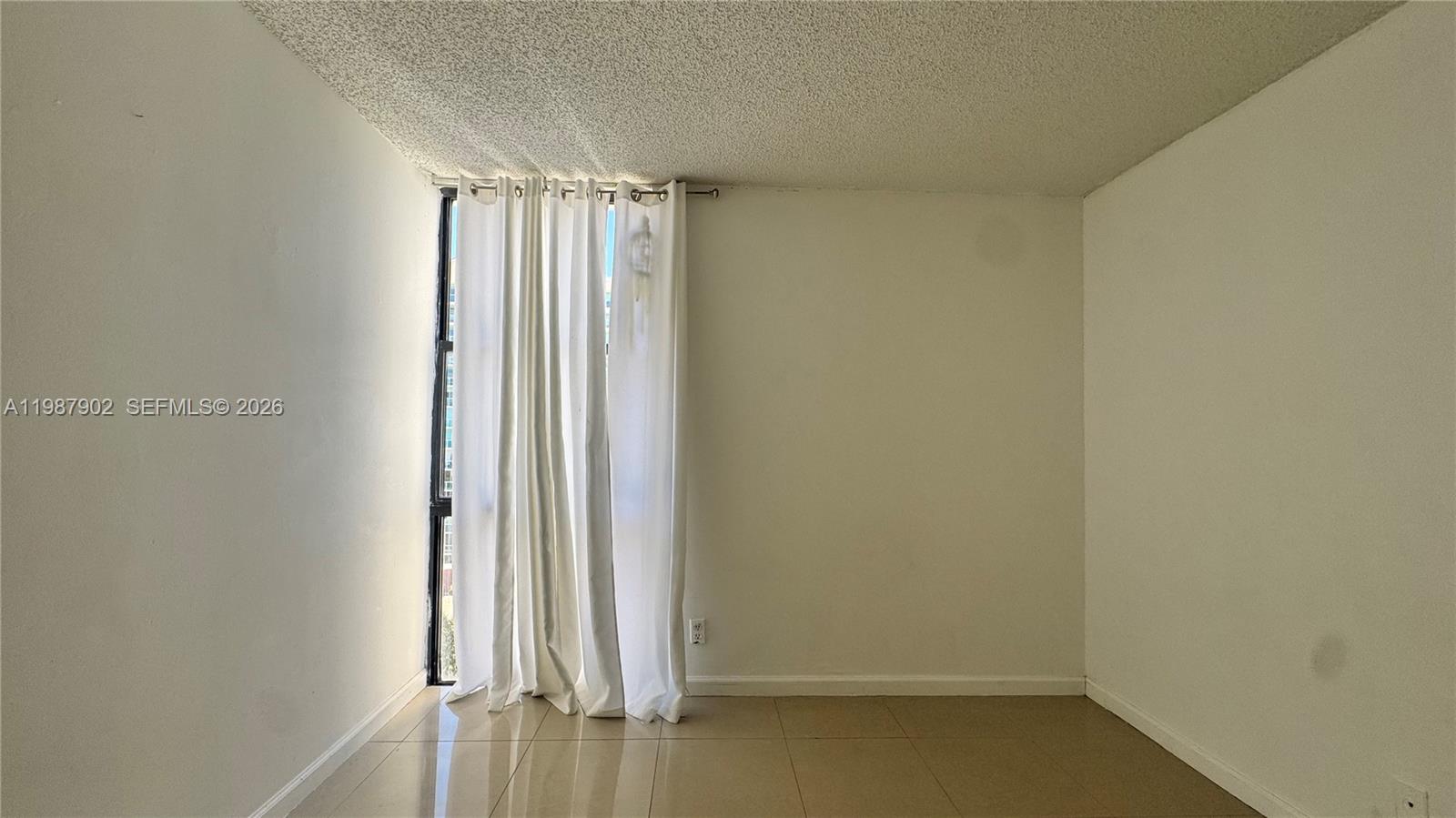 PLAZA OF AMERICAS CONDO P - Residential
