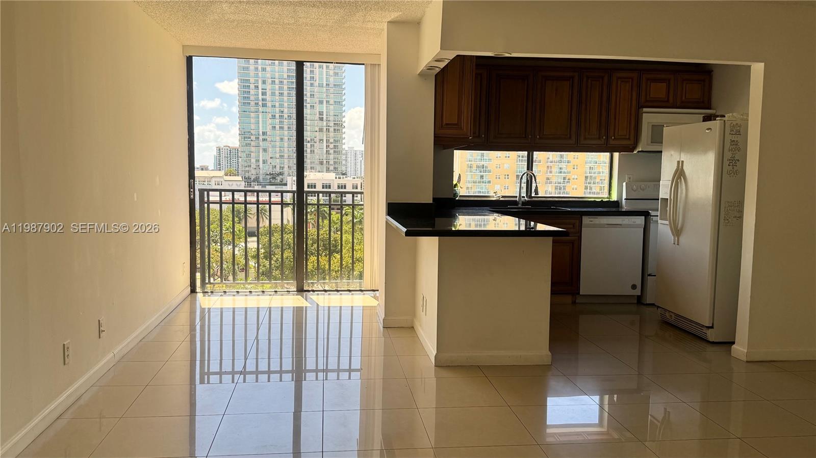 PLAZA OF AMERICAS CONDO P - Residential