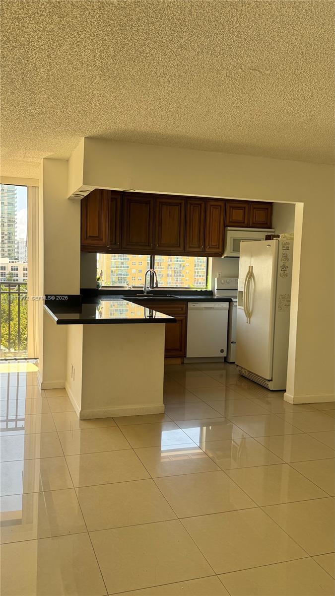 PLAZA OF AMERICAS CONDO P - Residential