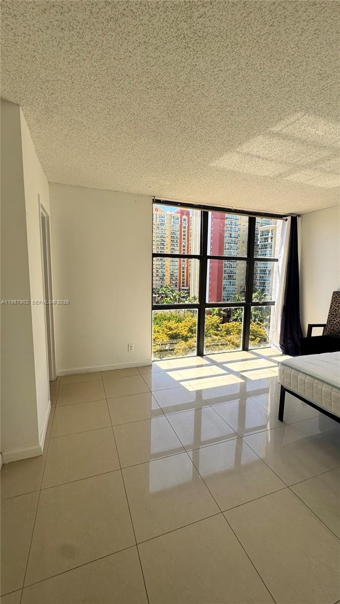 PLAZA OF AMERICAS CONDO P - Residential