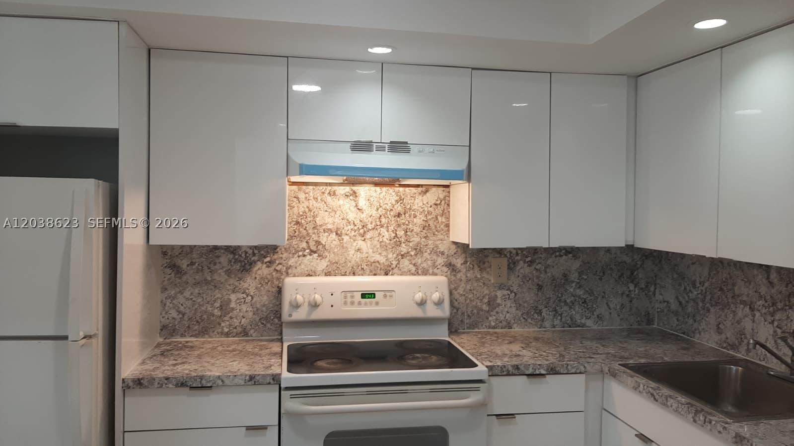 JADE WINDS GROUP-DAISY GA - Residential