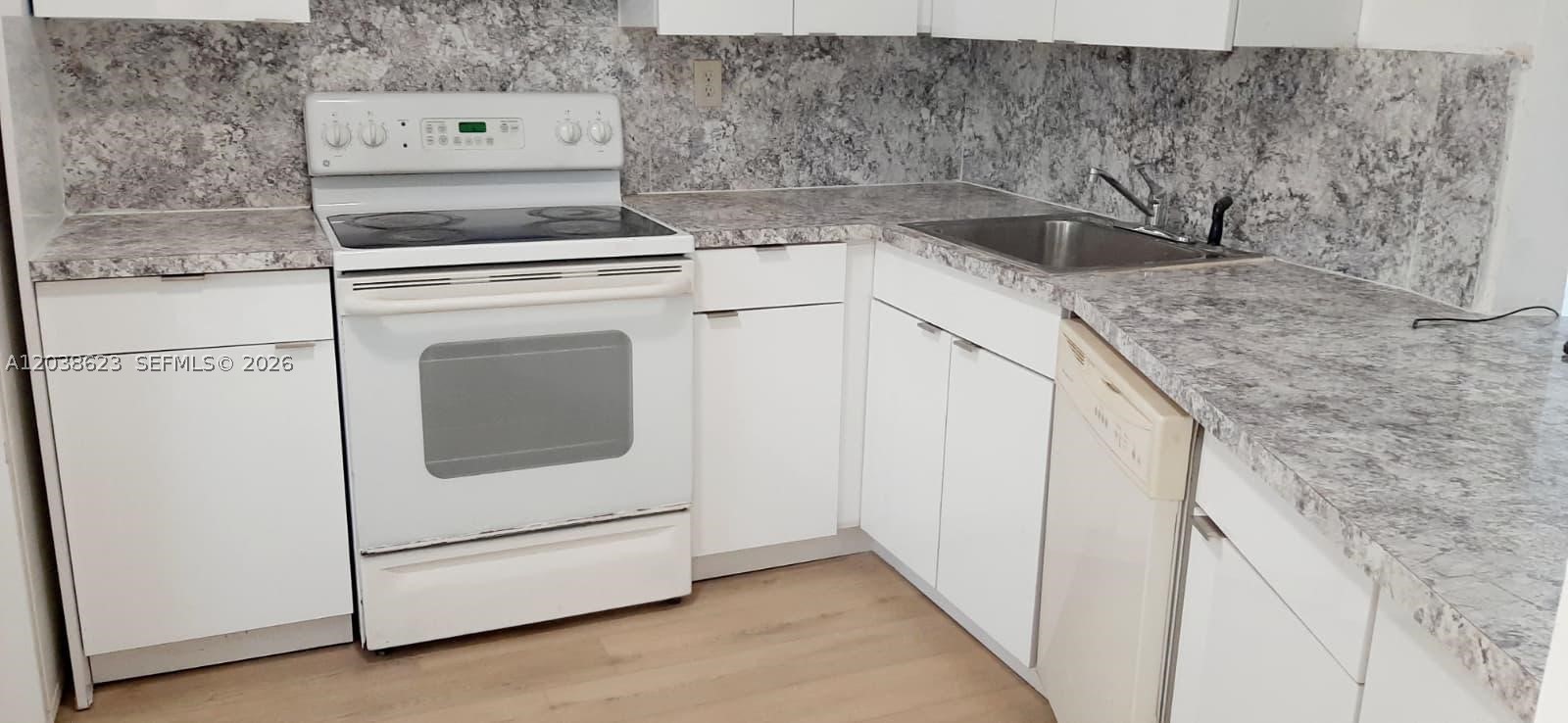JADE WINDS GROUP-DAISY GA - Residential