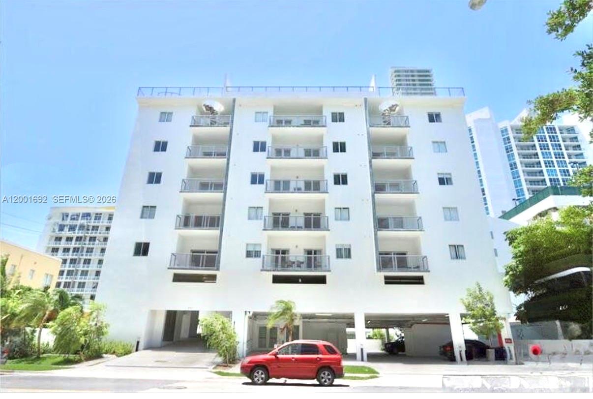 EMILIA CONDO - Residential