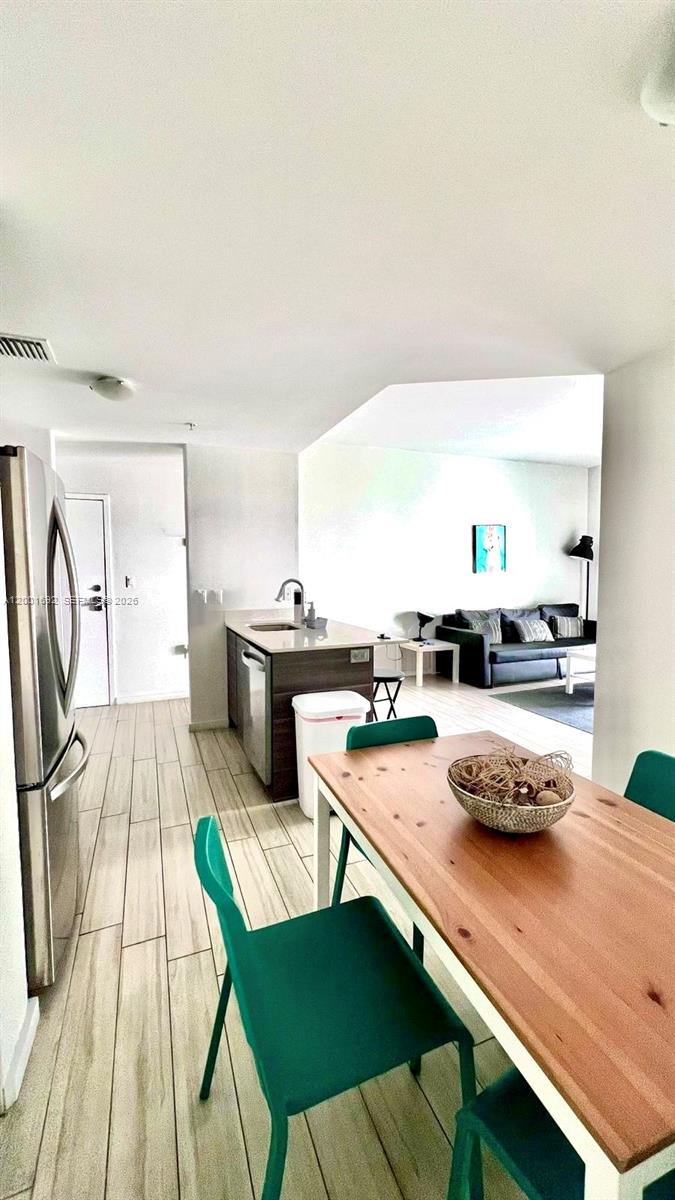 EMILIA CONDO - Residential