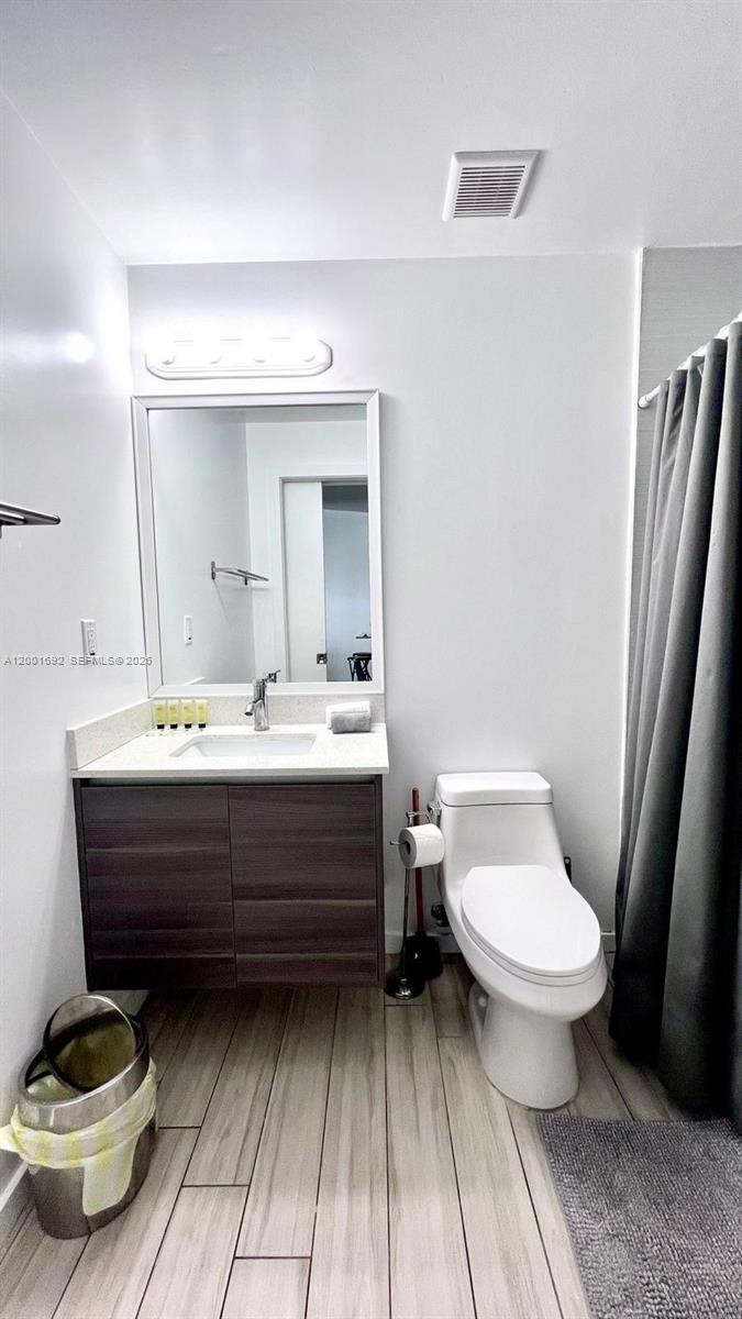 EMILIA CONDO - Residential