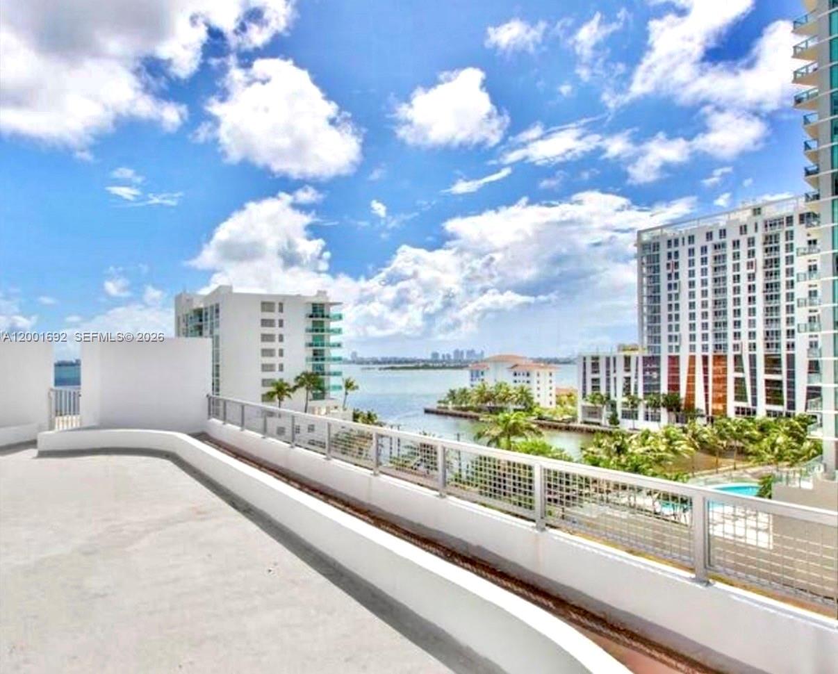 EMILIA CONDO - Residential