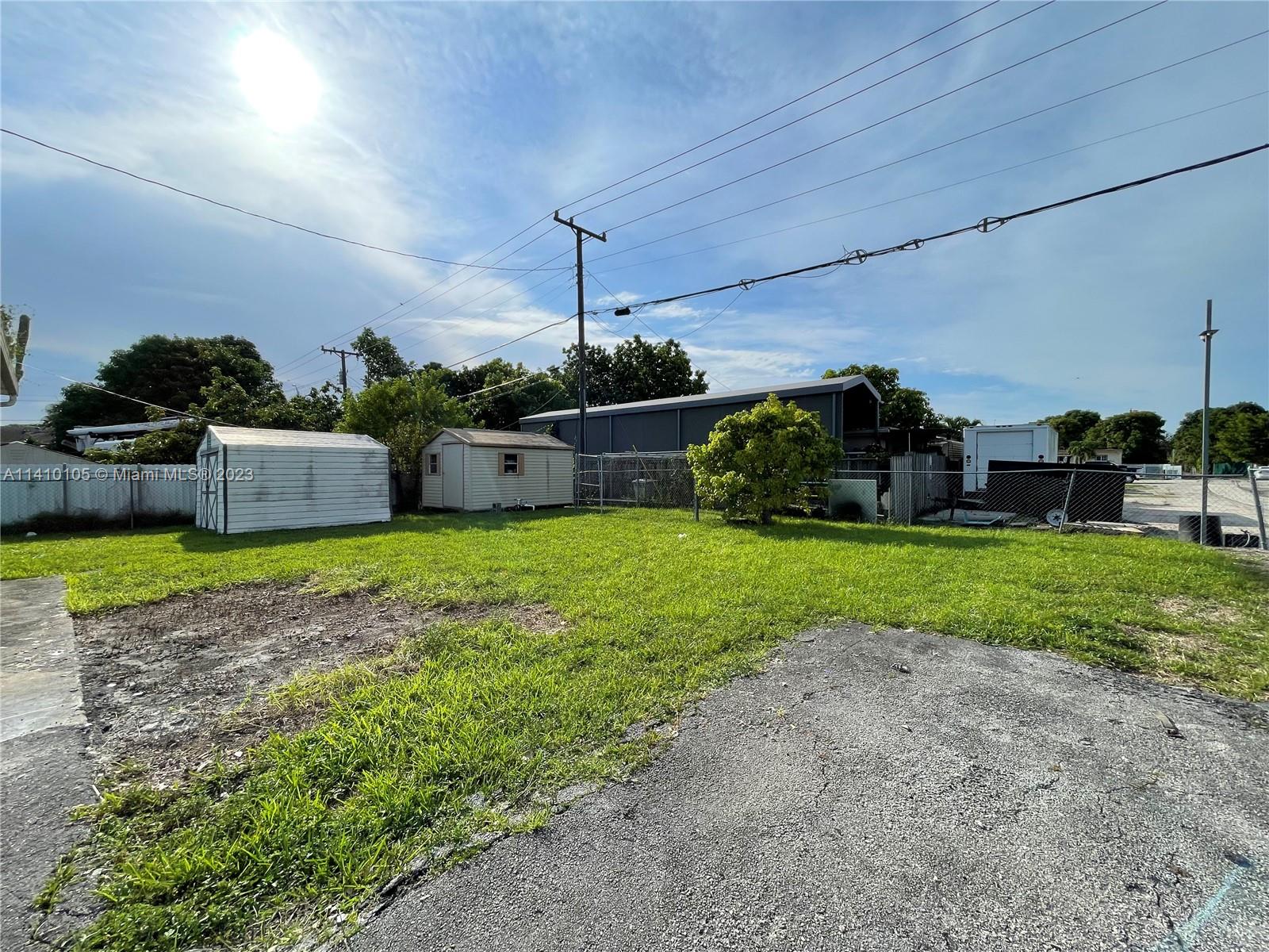 HIALEAH 9TH ADDN - Residential Lease