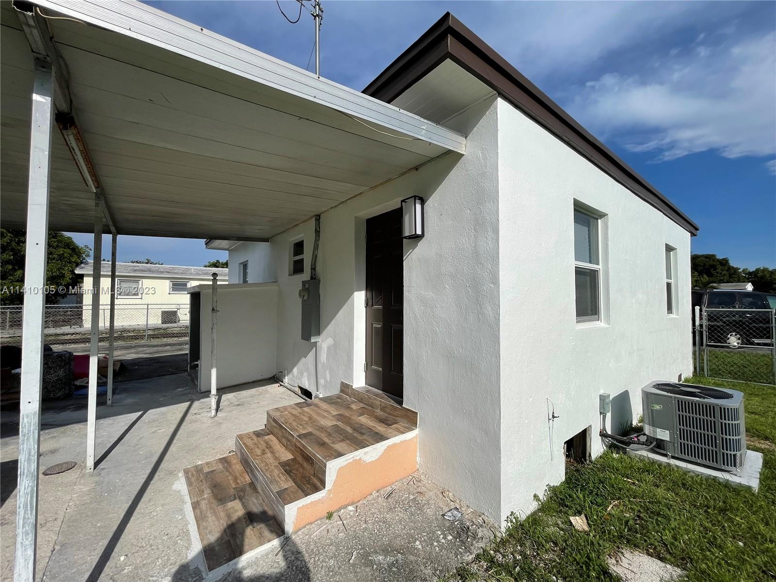HIALEAH 9TH ADDN - Residential Lease