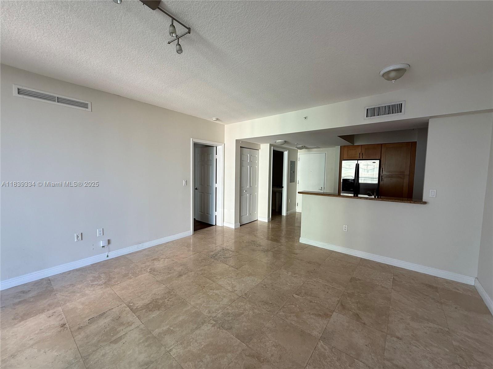 DUO CONDOMINIUM WEST - Residential Lease