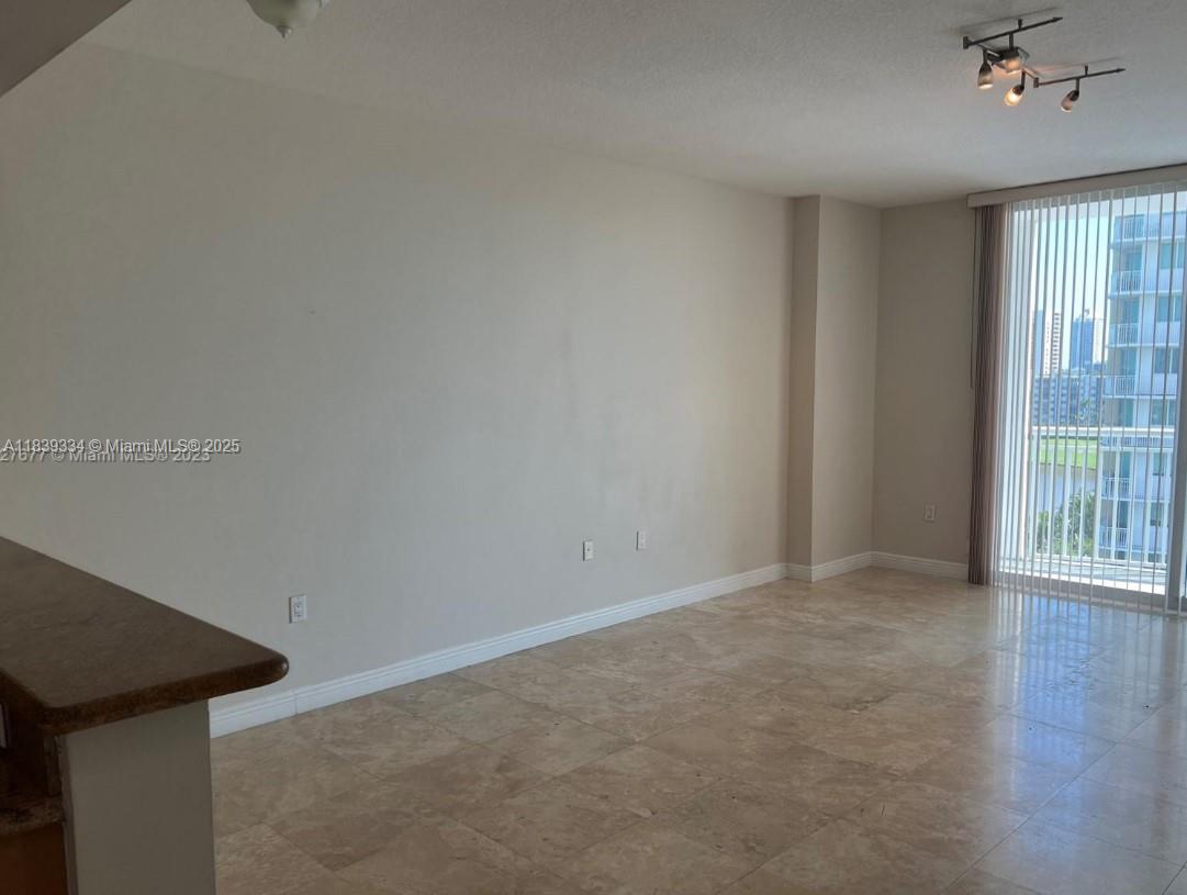 DUO CONDOMINIUM WEST - Residential Lease