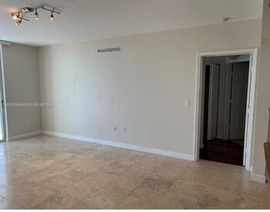 DUO CONDOMINIUM WEST - Residential Lease