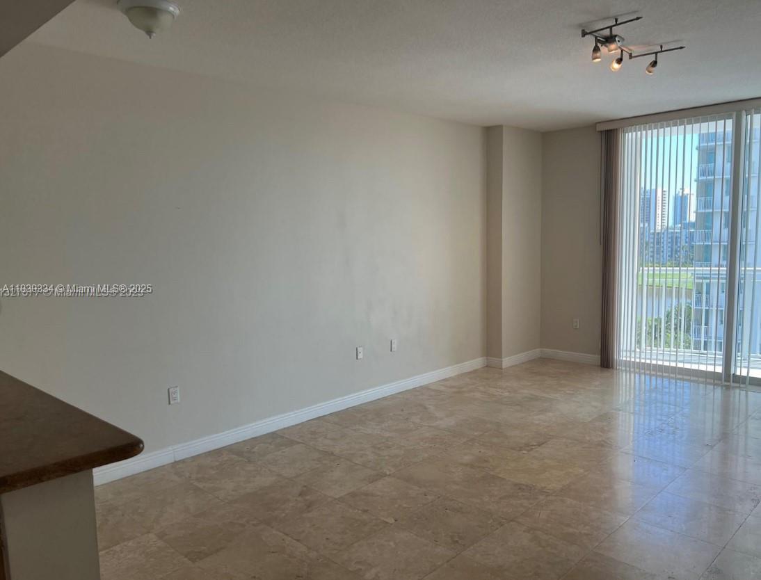 DUO CONDOMINIUM WEST - Residential Lease
