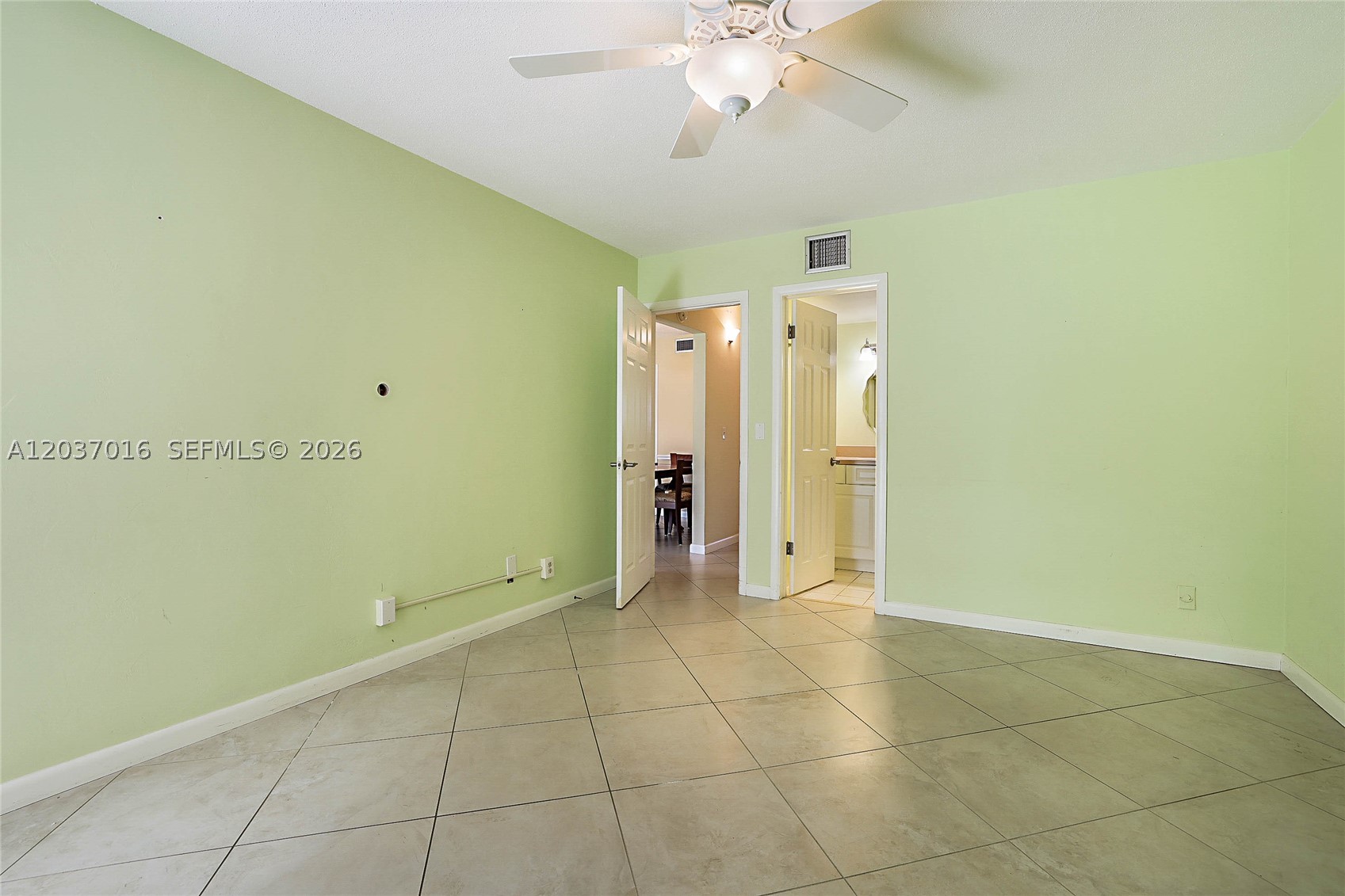 TEQUESTA GARDEN CONDO 1 - Residential