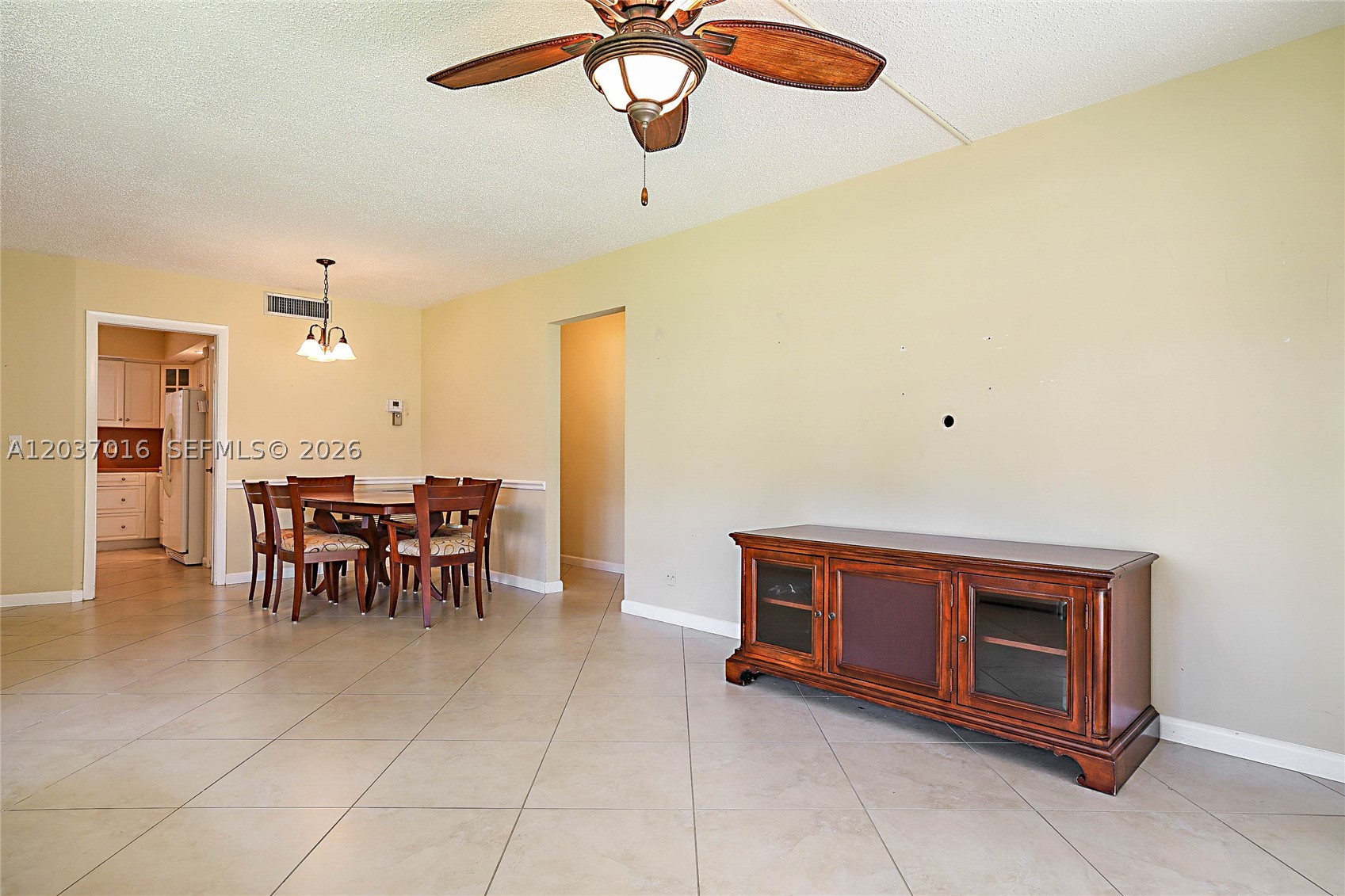 TEQUESTA GARDEN CONDO 1 - Residential