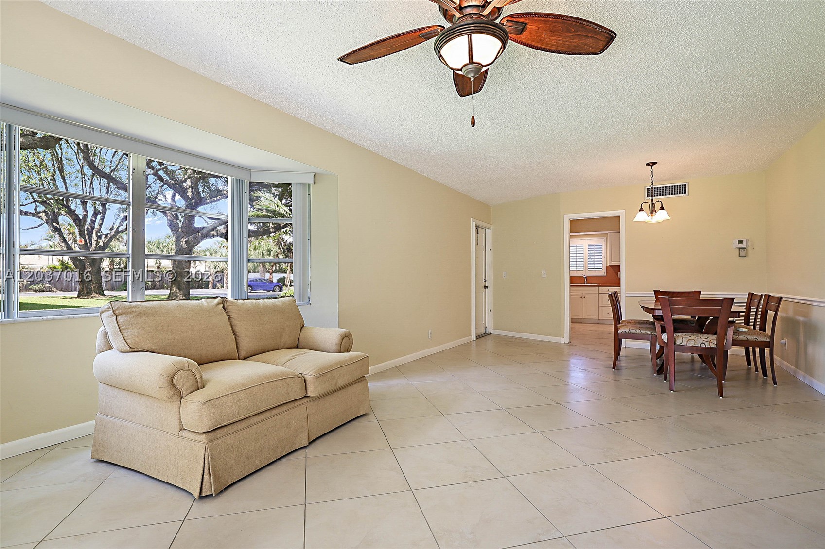 TEQUESTA GARDEN CONDO 1 - Residential