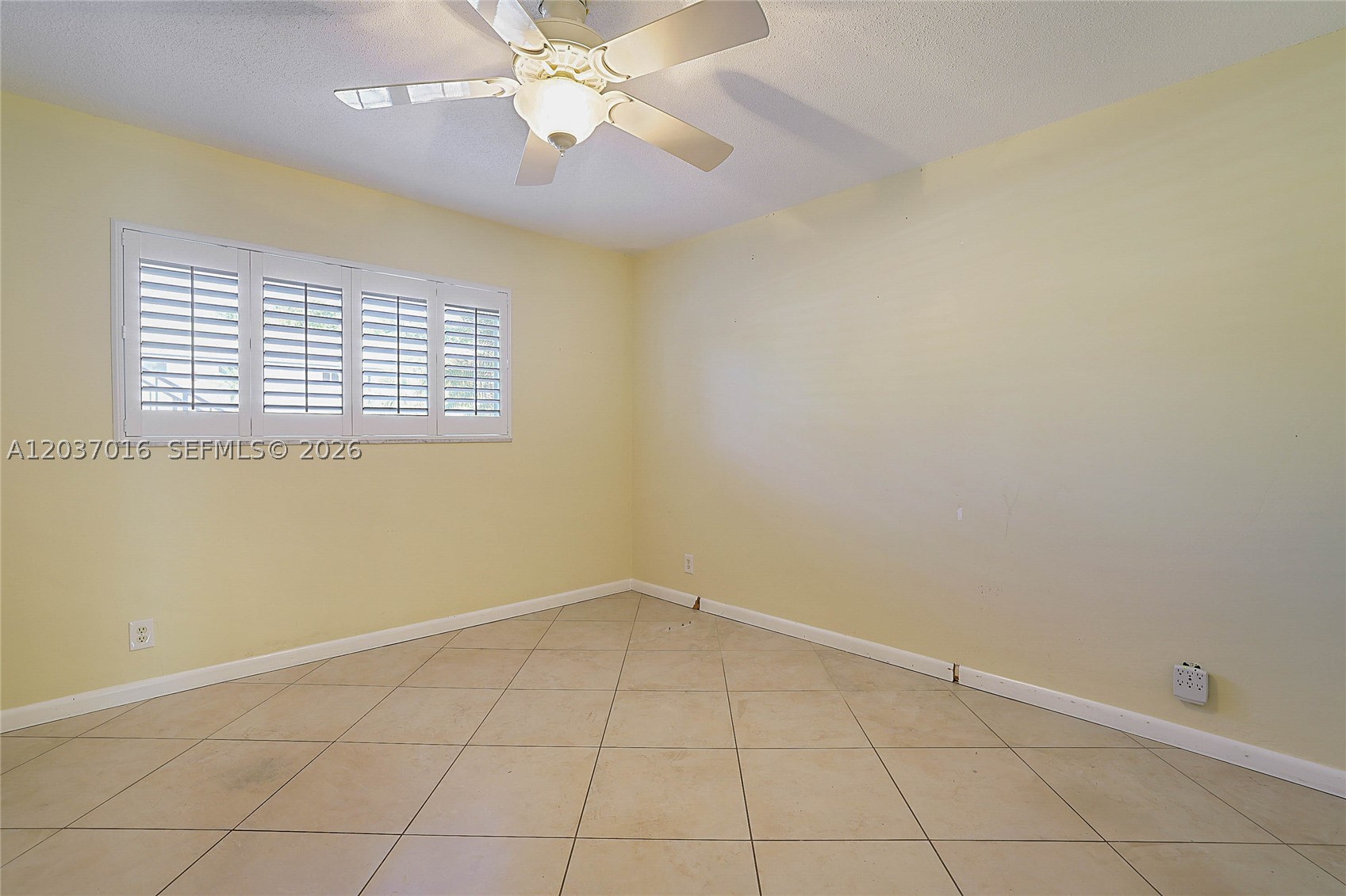 TEQUESTA GARDEN CONDO 1 - Residential