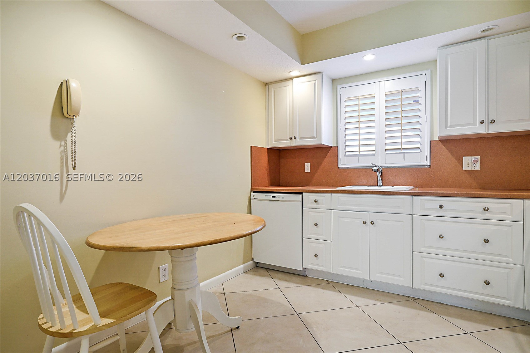 TEQUESTA GARDEN CONDO 1 - Residential