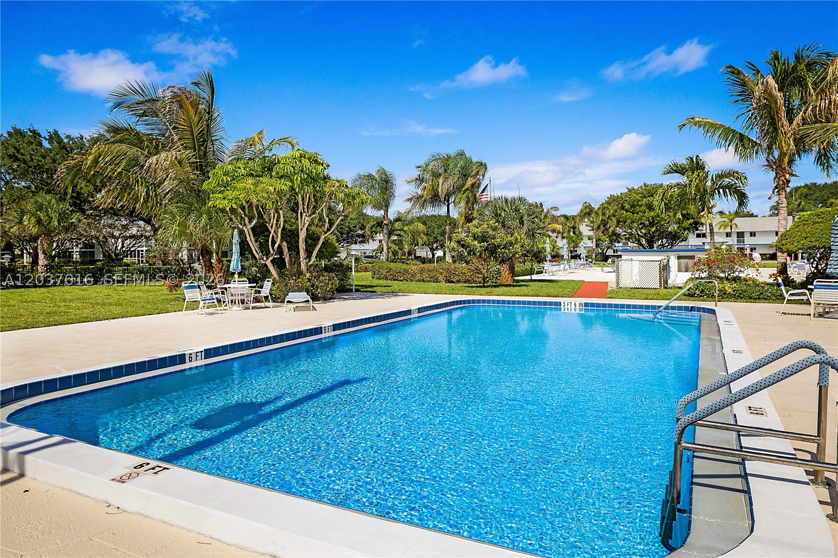 TEQUESTA GARDEN CONDO 1 - Residential