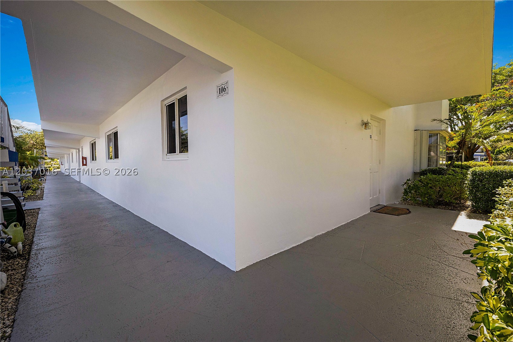 TEQUESTA GARDEN CONDO 1 - Residential