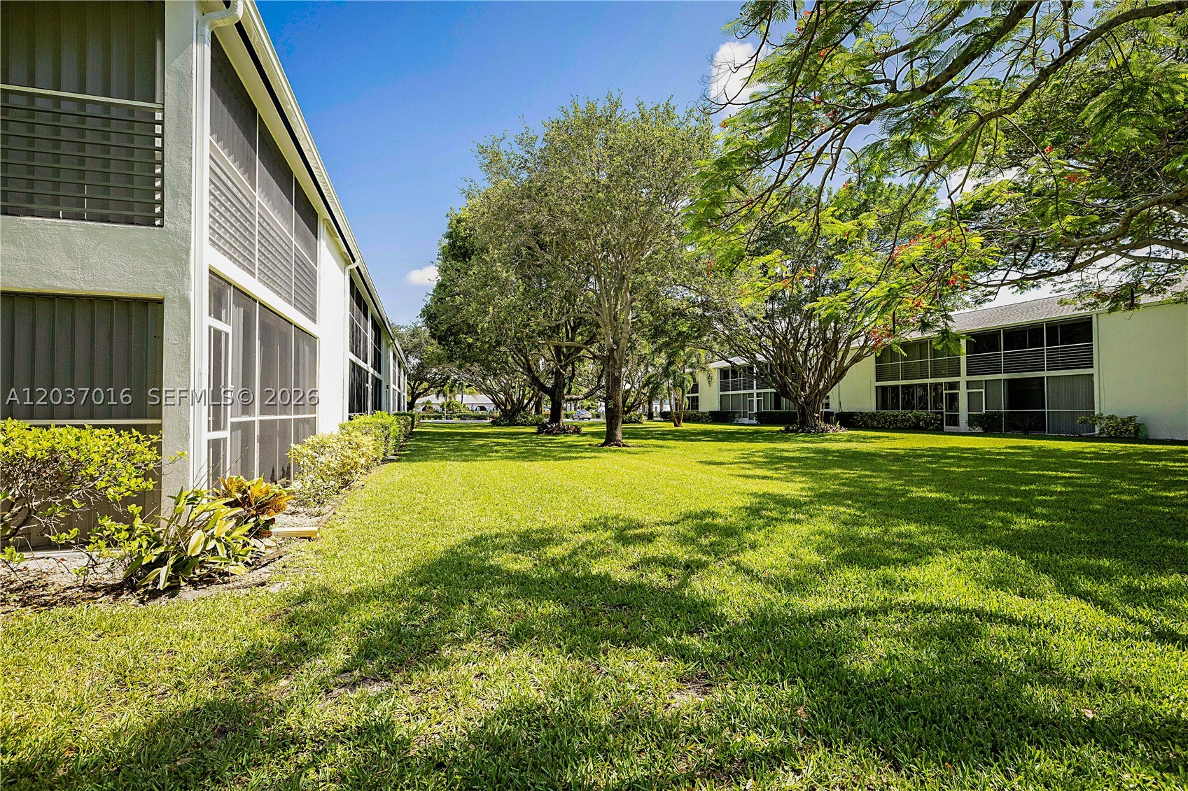 TEQUESTA GARDEN CONDO 1 - Residential