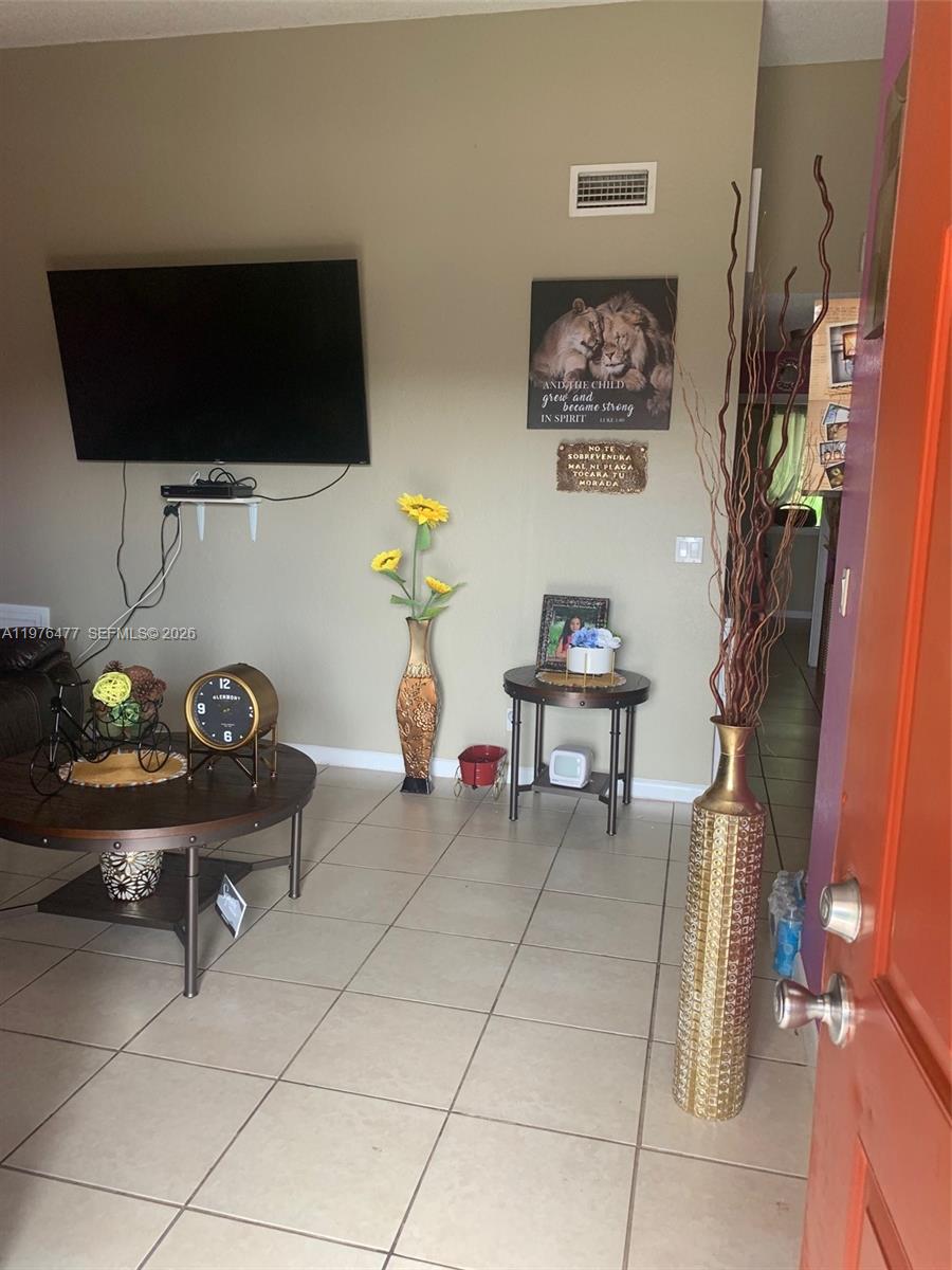 LAKEVIEW GARDENS CONDO - Residential