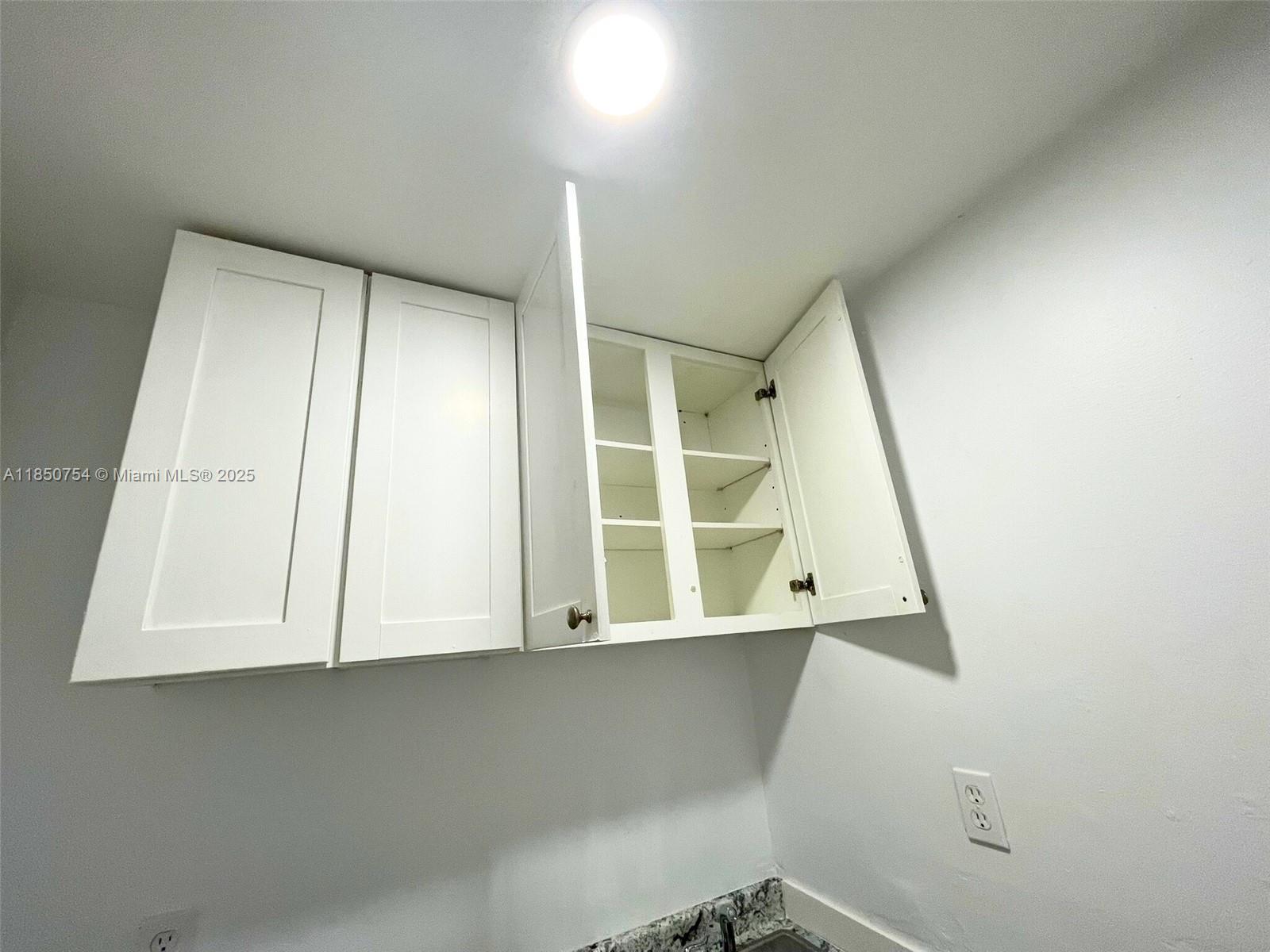 COUNTRY LAKE MANORS SEC 2 - Residential Lease