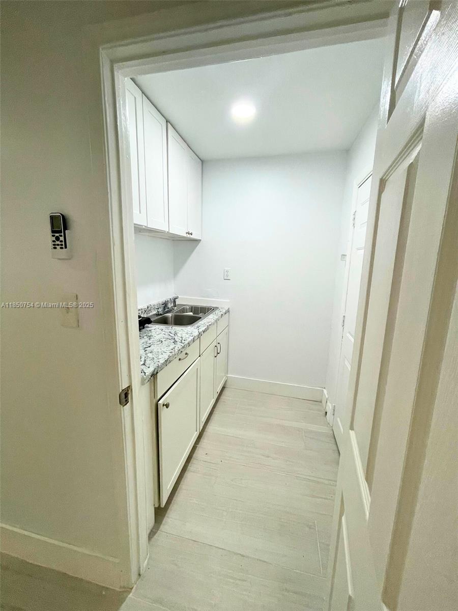 COUNTRY LAKE MANORS SEC 2 - Residential Lease