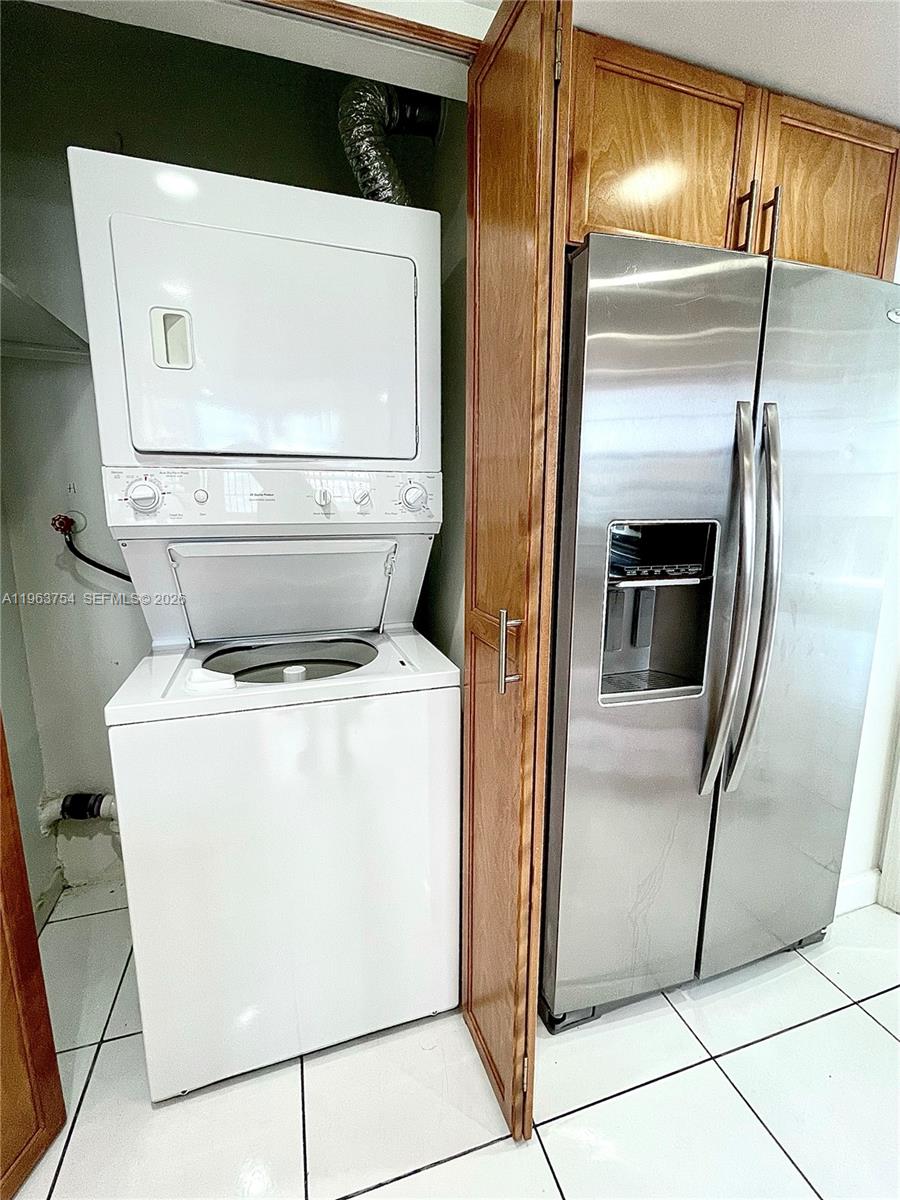 OXFORD TOWERS CONDO - Residential Lease