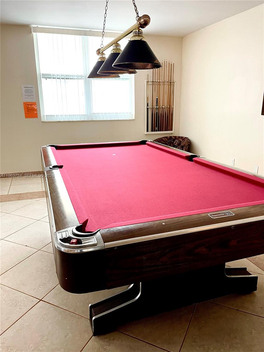 OXFORD TOWERS CONDO - Residential Lease