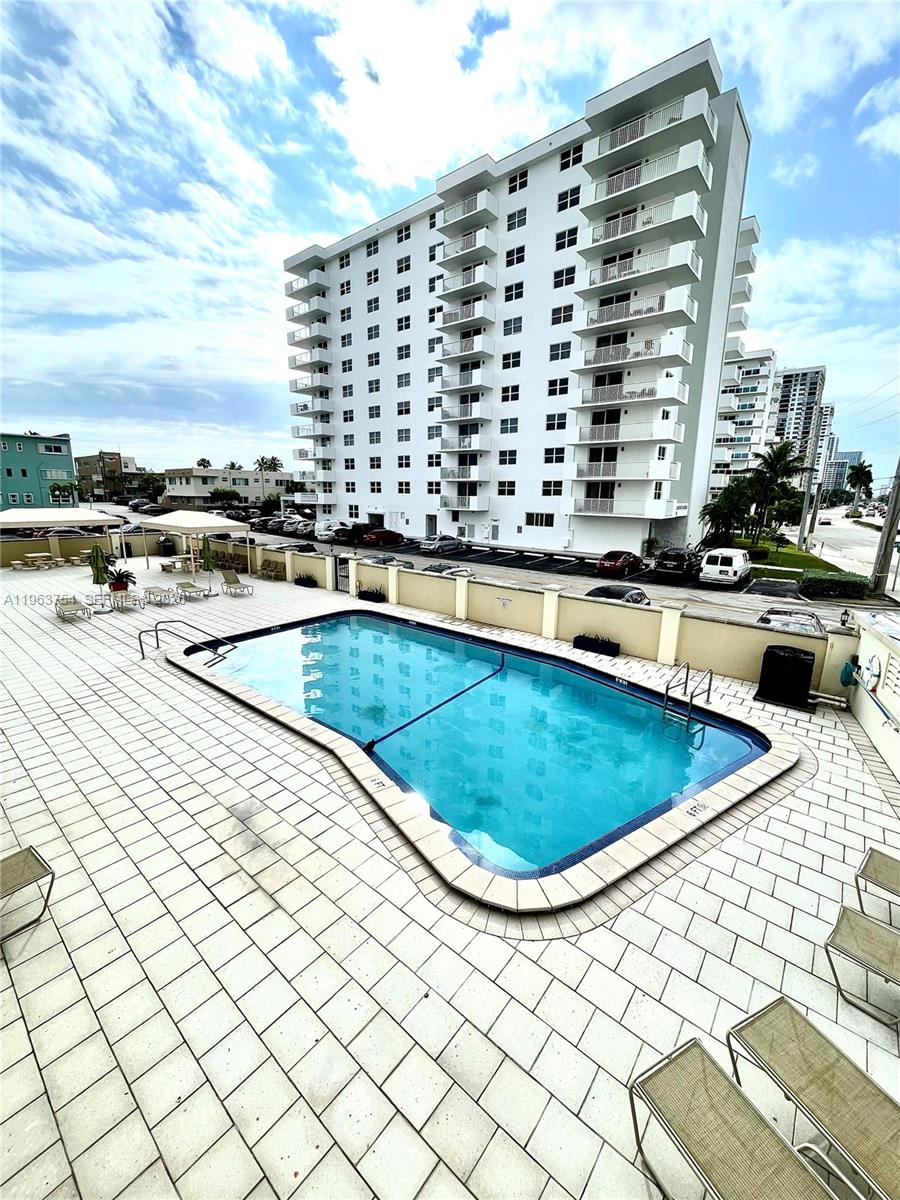 OXFORD TOWERS CONDO - Residential Lease