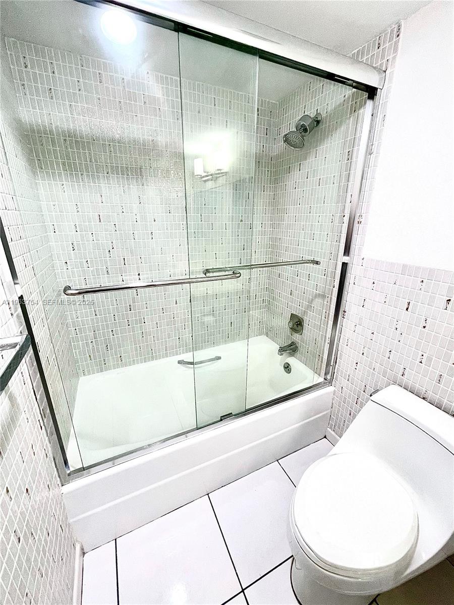 OXFORD TOWERS CONDO - Residential Lease